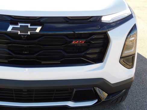 New 2026 Chevrolet Equinox RS w/ LPO, Floor Liner Package AWD/4WD image 9