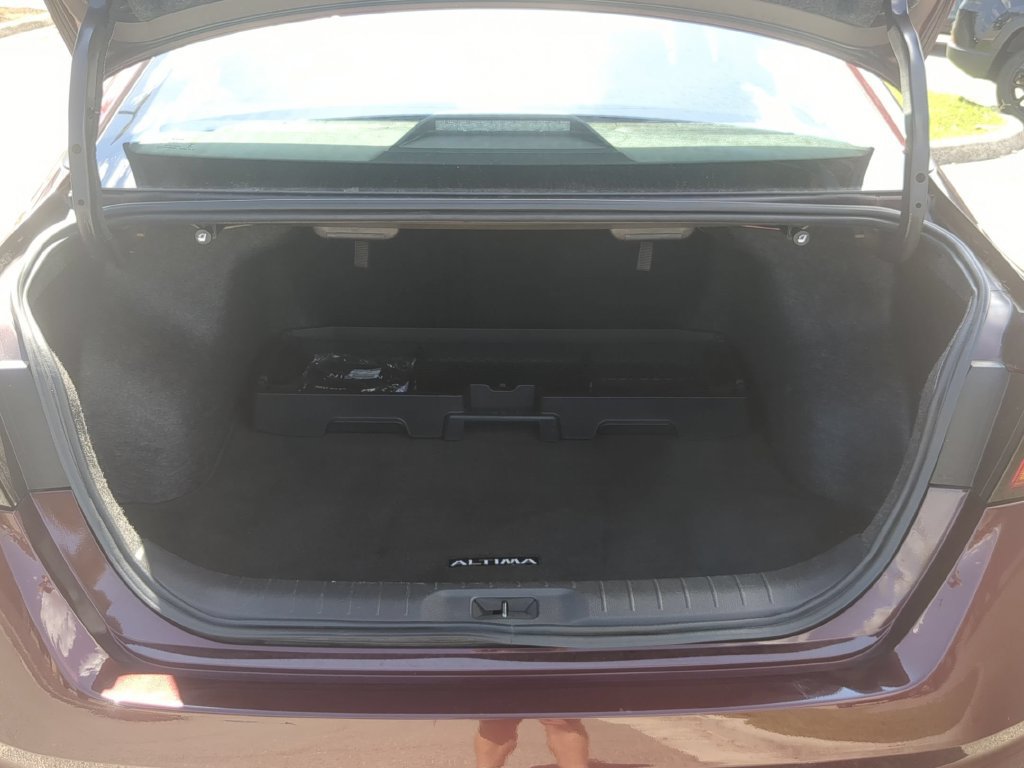 Used 2025 Nissan Altima 2.5 SV FWD image 25