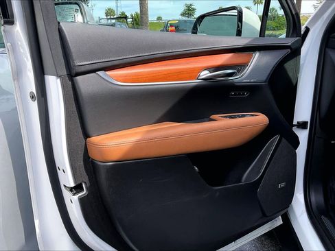 Used 2023 Cadillac XT5 Premium Luxury image 21