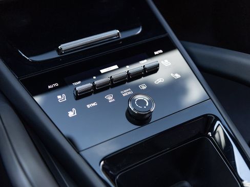 Certified 2026 Porsche Cayenne AWD/4WD image 27