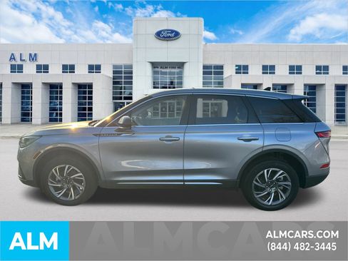 Used 2024 Lincoln Corsair AWD image 9