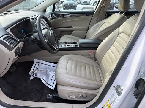 Used 2017 Ford Fusion SE image 20