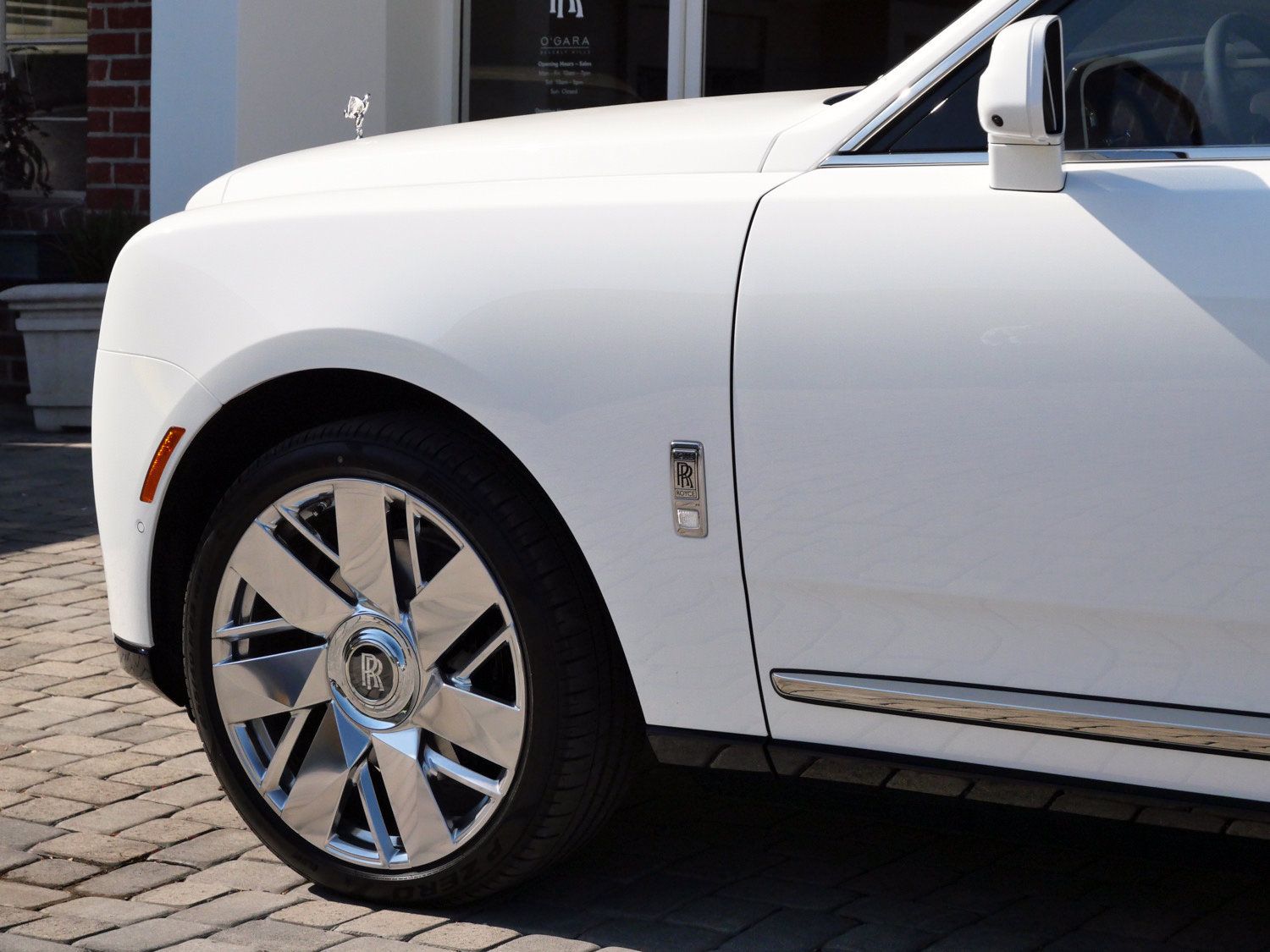 Certified 2025 Rolls-Royce Cullinan AWD/4WD image 13