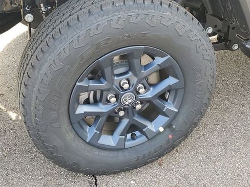 New 2026 Jeep Gladiator Sport AWD/4WD image 9