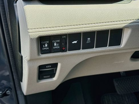 Used 2026 Honda Odyssey EX-L image 11
