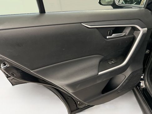 Used 2025 Toyota RAV4 XLE image 27