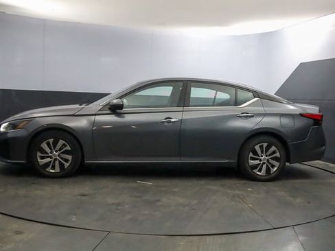 Used 2023 Nissan Altima 2.5 S image 4