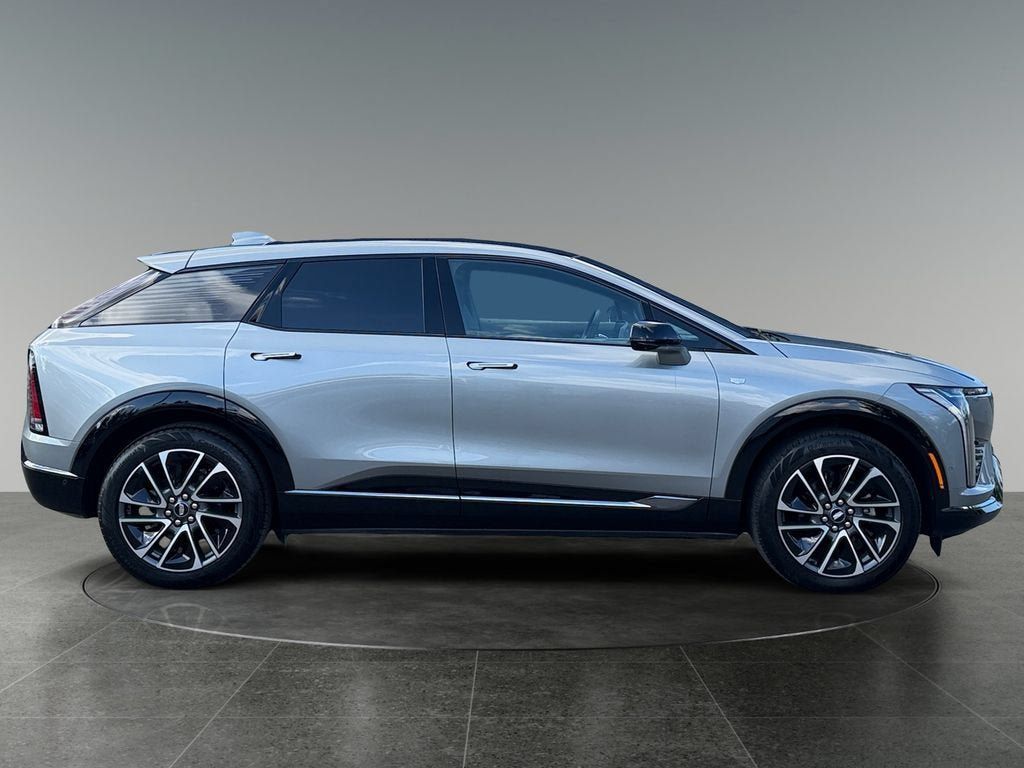 Used 2025 Cadillac Optiq Sport 2 AWD/4WD image 10