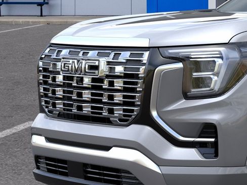 New 2026 GMC Terrain Denali w/ LPO, Black Badging Package AWD/4WD image 16