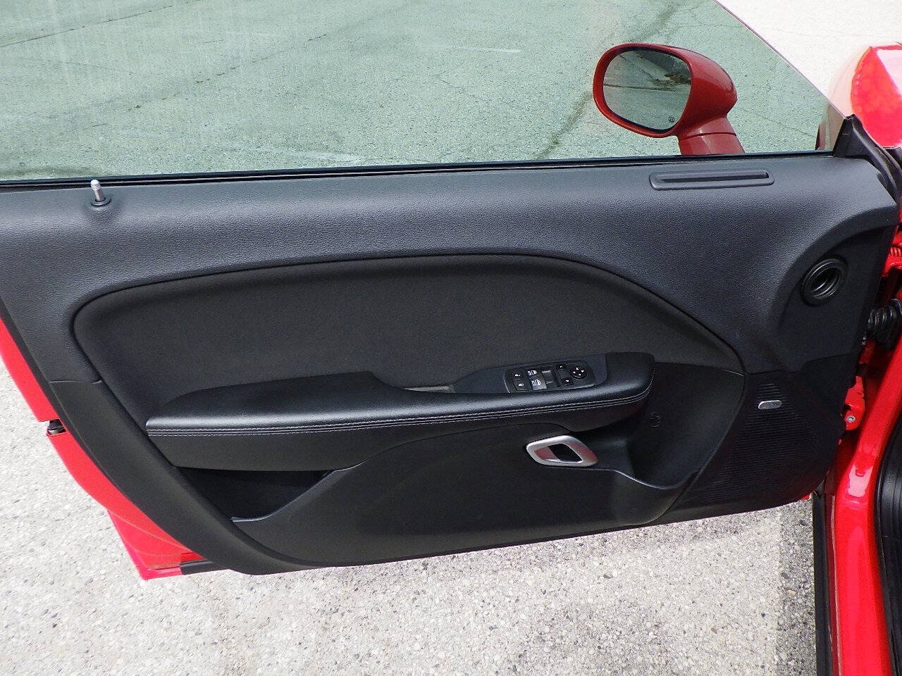 Used 2016 Dodge Challenger R/T RWD image 9