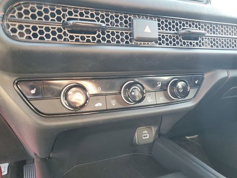 Certified 2025 Honda HR-V Sport image 28