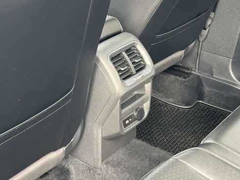 Certified 2022 Volkswagen Tiguan SE image 23