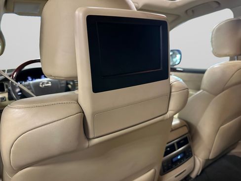 Used 2013 Lexus LX 570 4WD w/ Luxury Pkg image 26