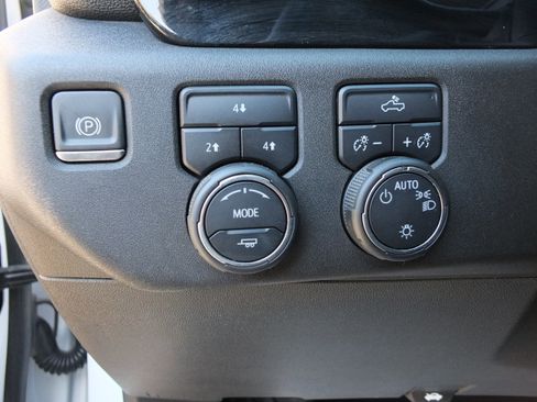 Used 2024 Chevrolet Silverado 2500 LT image 16