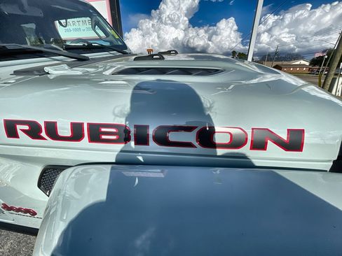 Used 2023 Jeep Wrangler Unlimited Rubicon w/ Cold Weather Group image 30