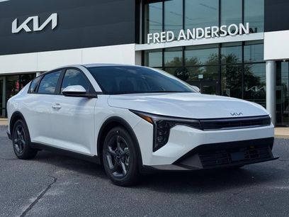 New 2025 Kia K4 LXS