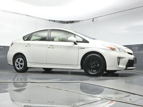 Used 2014 Toyota Prius Two FWD image 28