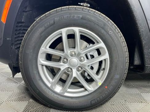 New 2025 Jeep Grand Cherokee Laredo X w/ Luxury Tech Group I image 11