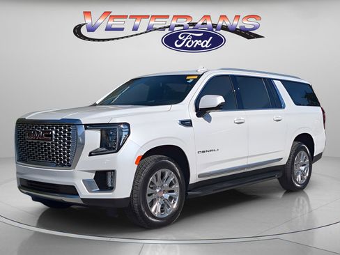 Used 2024 GMC Yukon XL Denali image 1