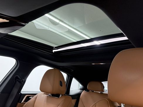 Used 2024 BMW i4 eDrive35 w/ Convenience Package image 21