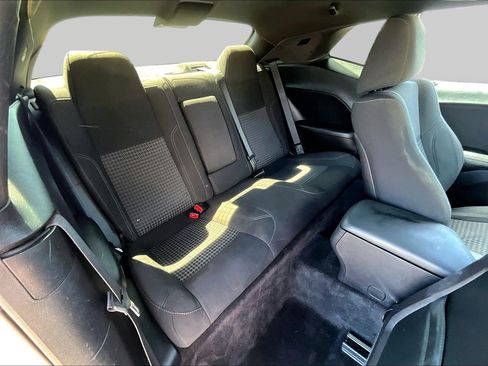 Used 2016 Dodge Challenger SXT RWD image 23