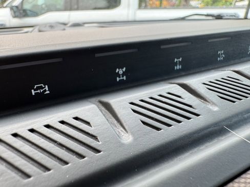 Used 2023 Ford Bronco Heritage Edition image 64