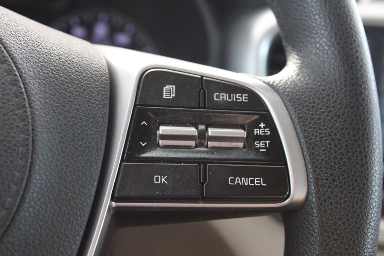 Used 2020 Kia Sorento LX FWD image 14