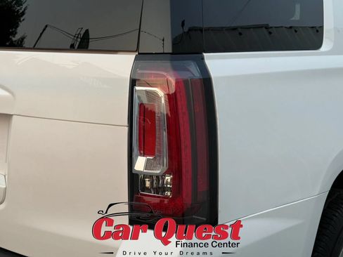 Used 2017 GMC Yukon SLT AWD/4WD image 26