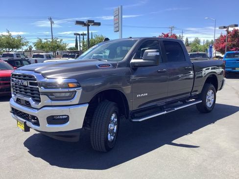 Used 2025 RAM 2500 Big Horn AWD/4WD image 5