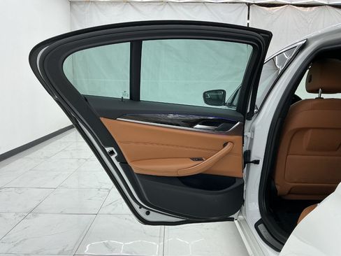 Used 2018 BMW 530e RWD image 24