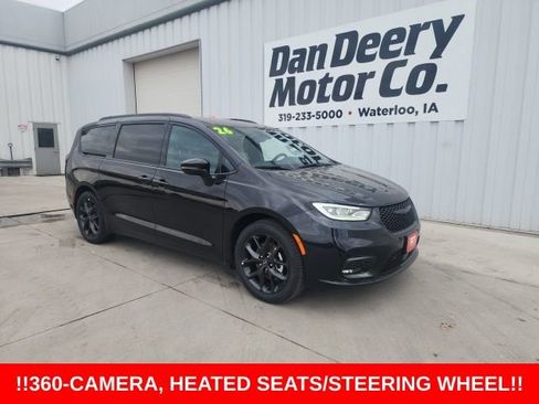 New 2026 Chrysler Pacifica Select w/ S Appearance Package image 1
