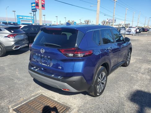 Certified 2023 Nissan Rogue SV image 4