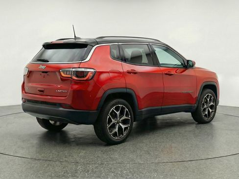 Used 2025 Jeep Compass Limited image 9