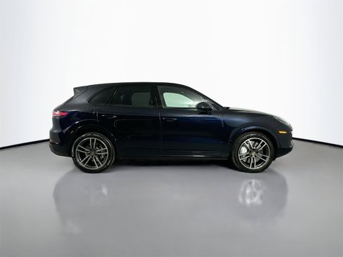 Certified 2022 Porsche Cayenne Turbo image 8