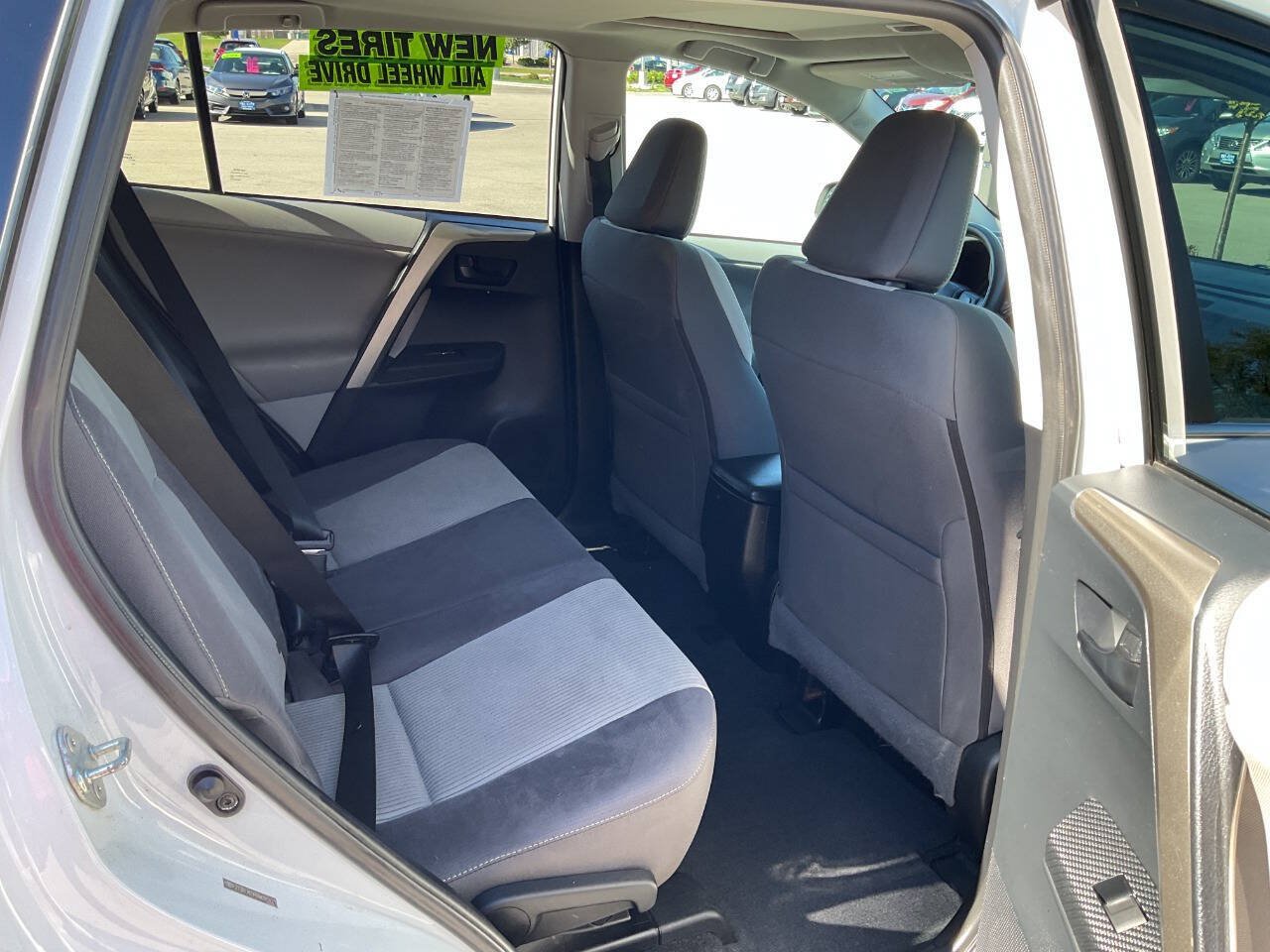 Used 2013 Toyota RAV4 XLE AWD/4WD image 36