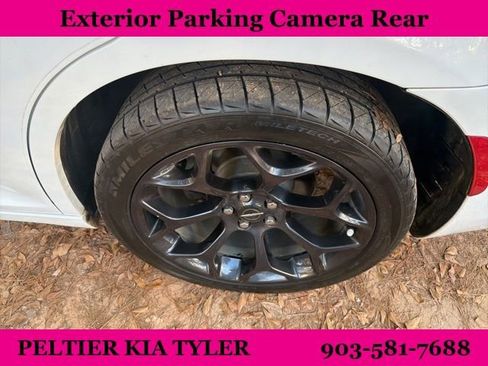 Used 2019 Chrysler 300 Touring w/ Sport Appearance Package image 9