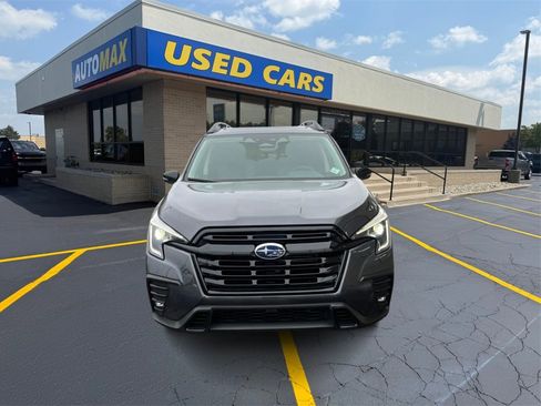 Used 2023 Subaru Ascent Onyx Edition image 3