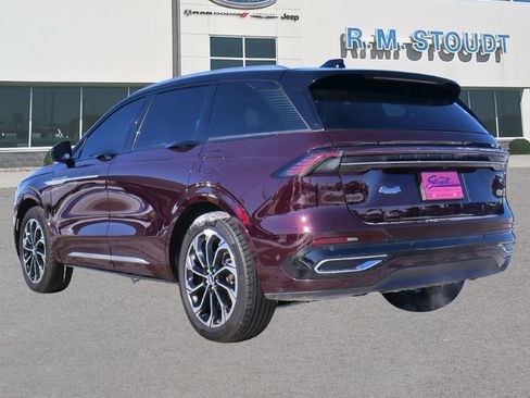 Used 2024 Lincoln Nautilus Reserve w/ Equipment Group 203A image 10