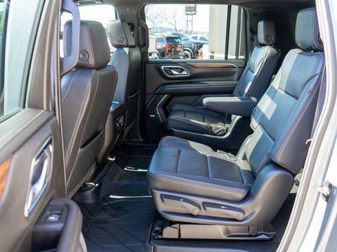 Used 2024 Chevrolet Suburban High Country AWD/4WD image 14