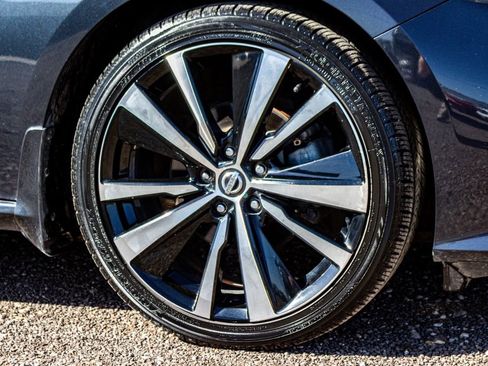 Used 2019 Nissan Altima 2.5 Platinum image 10