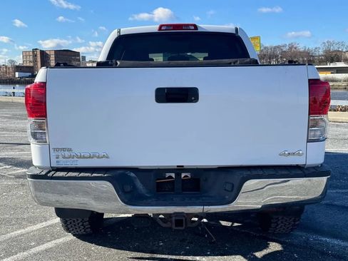 Used 2010 Toyota Tundra 4x4 CrewMax image 5