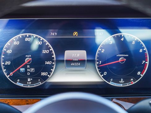 Used 2020 Mercedes-Benz E 350 4MATIC Sedan w/ Parking Assistance Package image 30