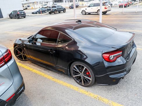 Used 2019 Toyota 86 TRD SE image 10