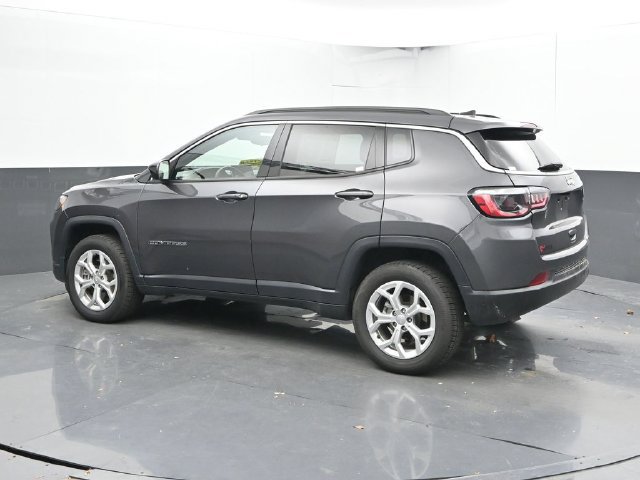 Used 2024 Jeep Compass Latitude AWD/4WD image 9