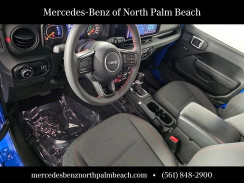 Used 2024 Jeep Wrangler Rubicon w/ Technology Group AWD/4WD image 11