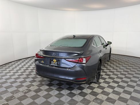 Used 2022 Lexus ES 300h F Sport image 10