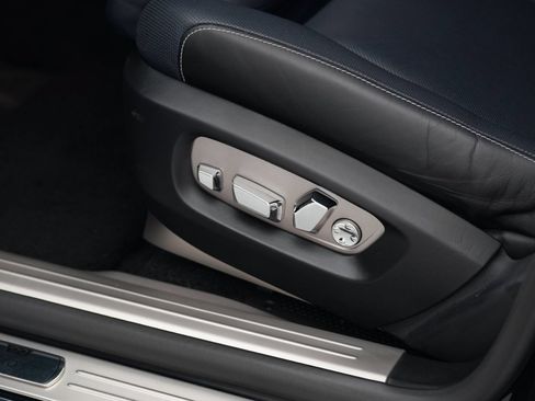 Used 2020 Rolls-Royce Ghost RWD image 17