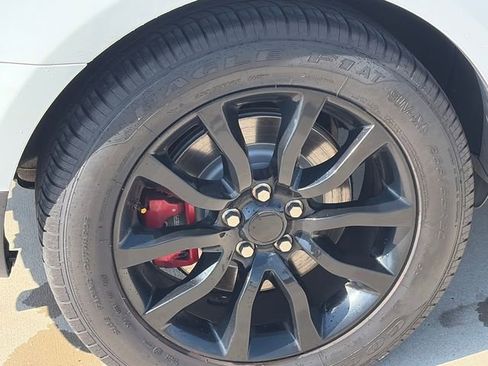 Used 2017 Land Rover Range Rover Sport Supercharged AWD/4WD image 11