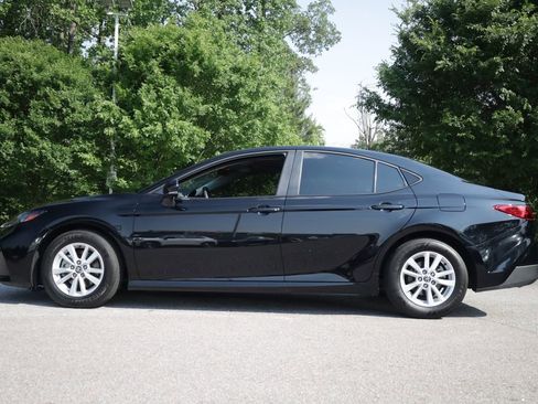 Used 2025 Toyota Camry LE FWD image 2