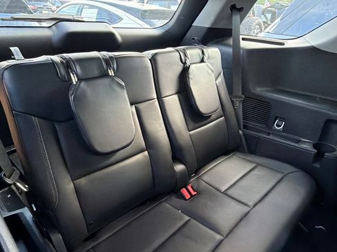 Used 2023 Ford Explorer XLT w/ Equipment Group 202A AWD/4WD image 7